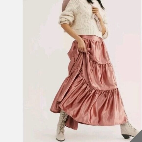 Free People Dresses & Skirts - Free People XS Metallic Rose Moonbeam Tiered Maxi Skirt Satin Finish